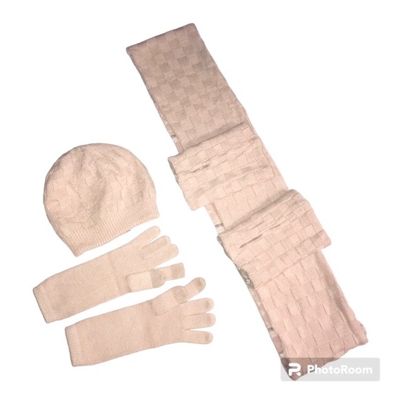 Muk Luks Reversible Soft Pink Accessories Set Beanie Scarf Gloves Wrist Warmers - Picture 4 of 6